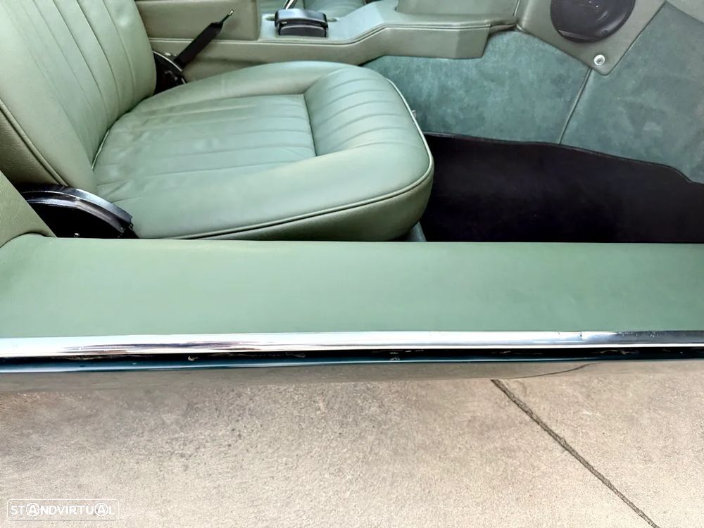 Jaguar E-Type - 22