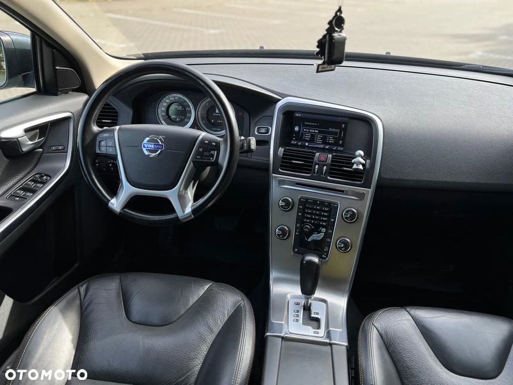 Volvo XC 60 D5 AWD Summum - 8