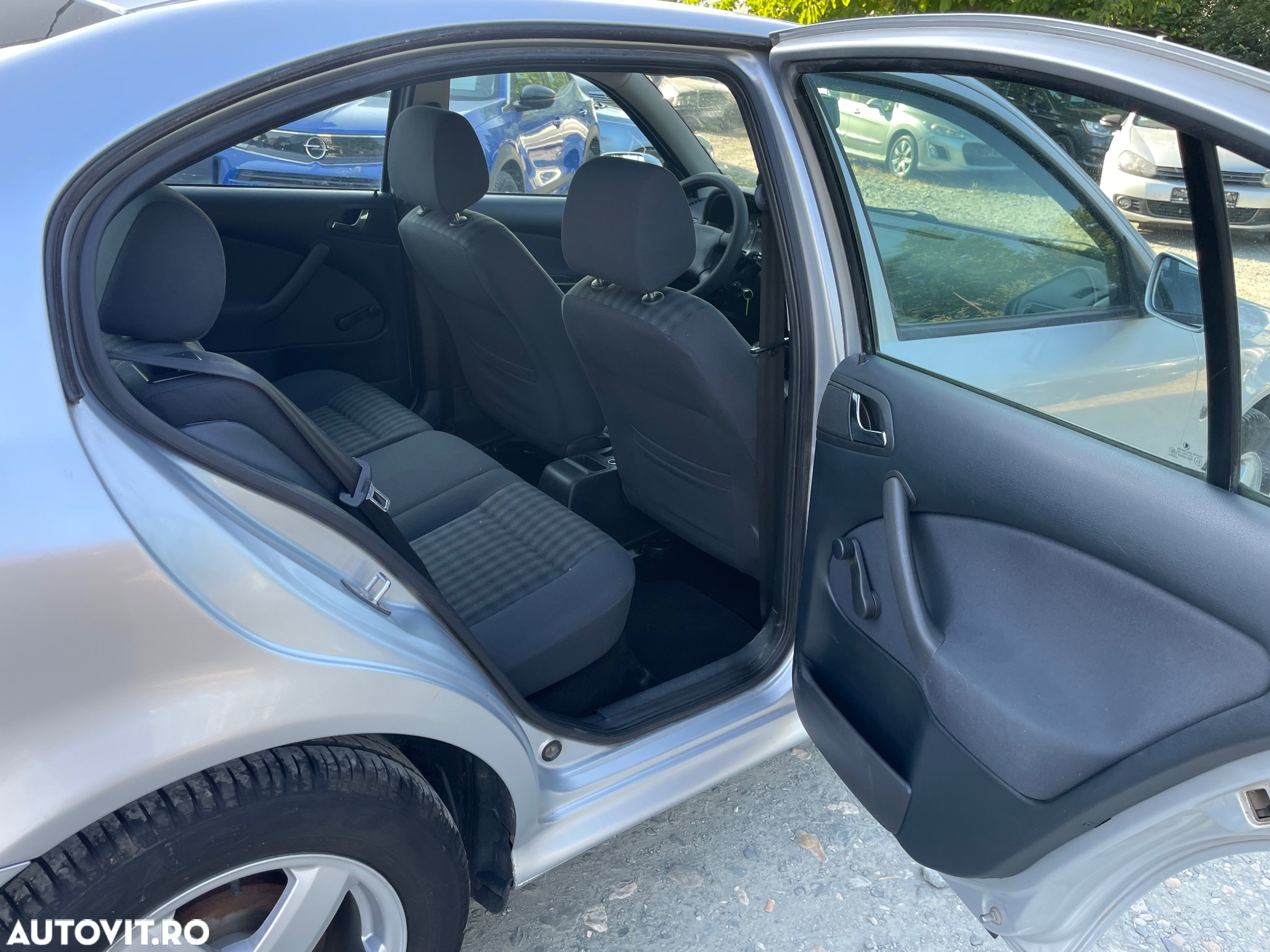 Skoda Octavia 1.6 Tour - 13