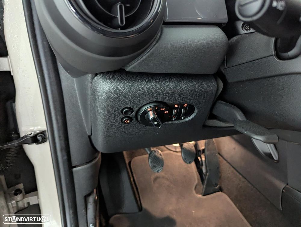 MINI 5 Portas Cooper Camden Edition - 5