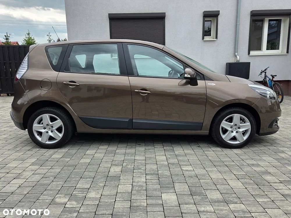 Renault Scenic 1.6 16V TomTom Edition - 2