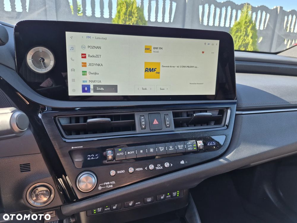 Lexus ES 300h Prestige - 10