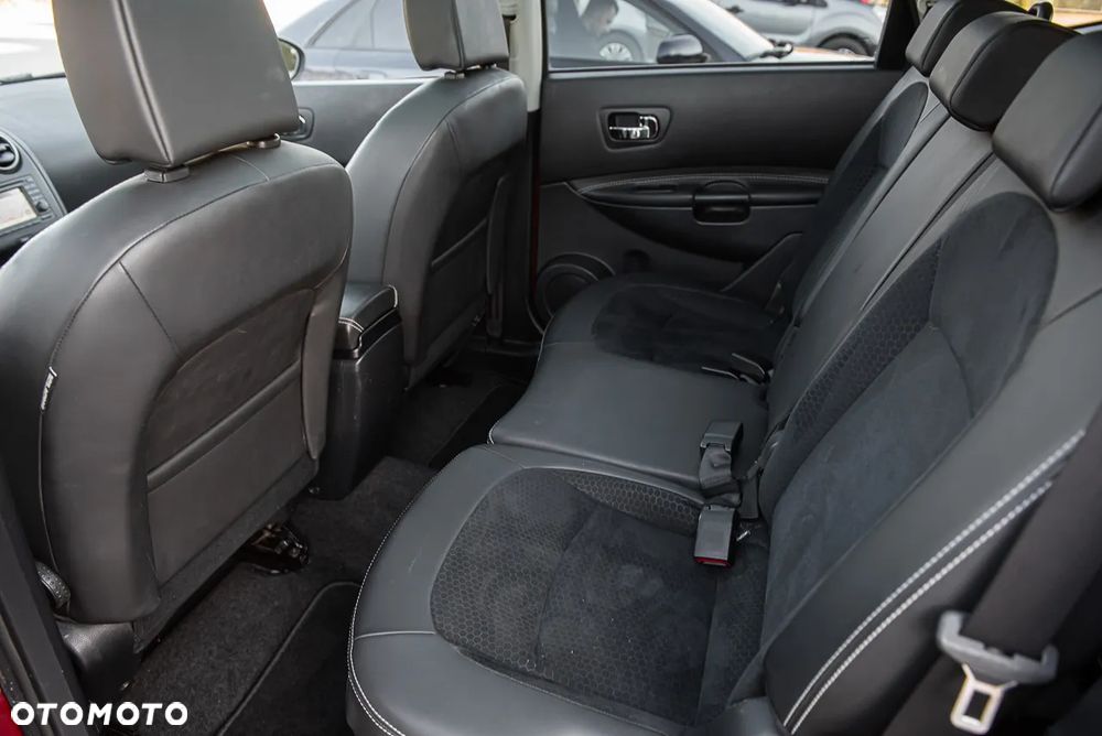 Nissan Qashqai+2 - 23