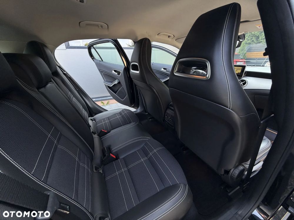 Mercedes-Benz GLA 200 7G-DCT Style - 18