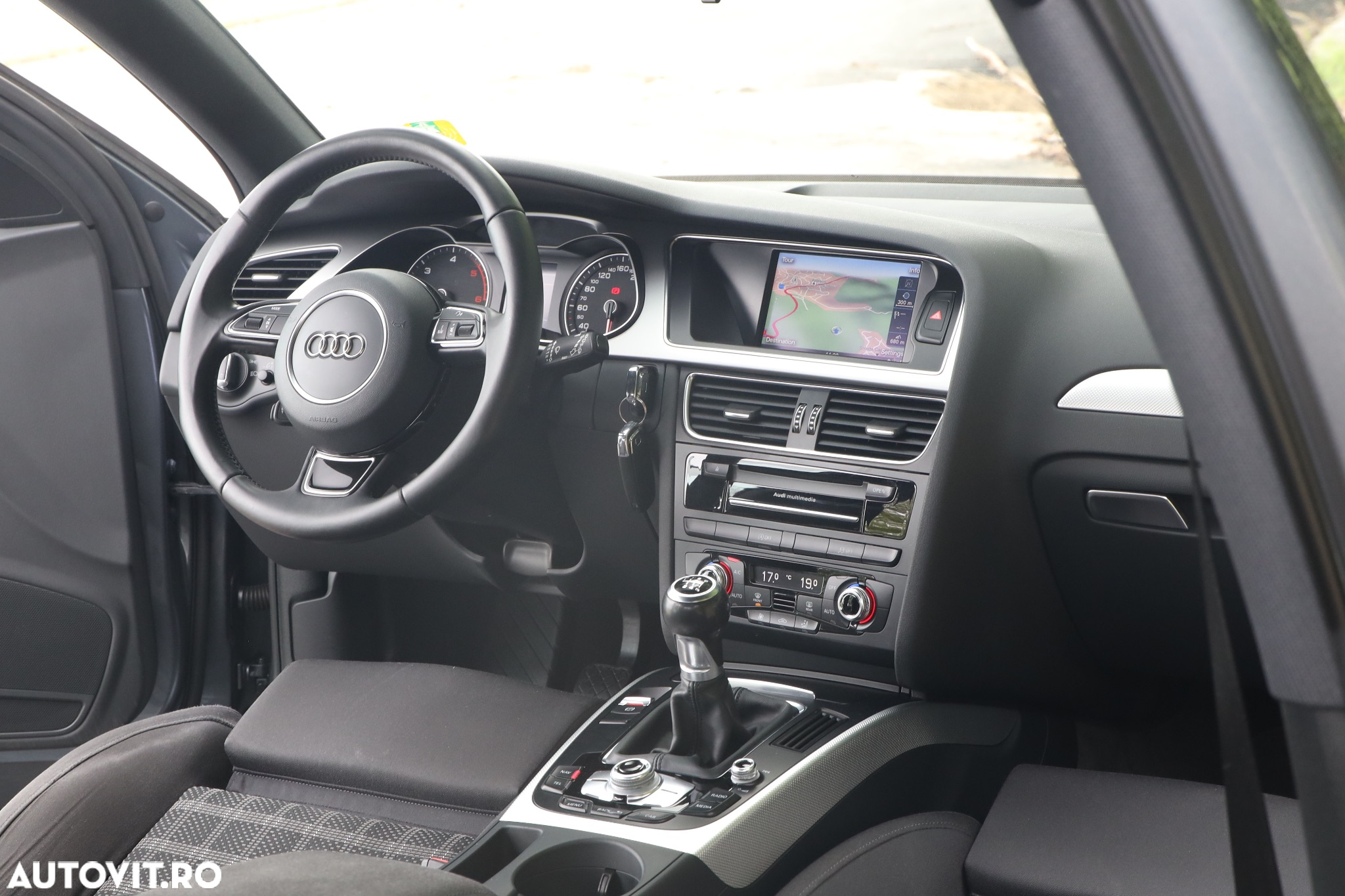 Audi A4 2.0 TDI DPF S line Sportpaket - 26
