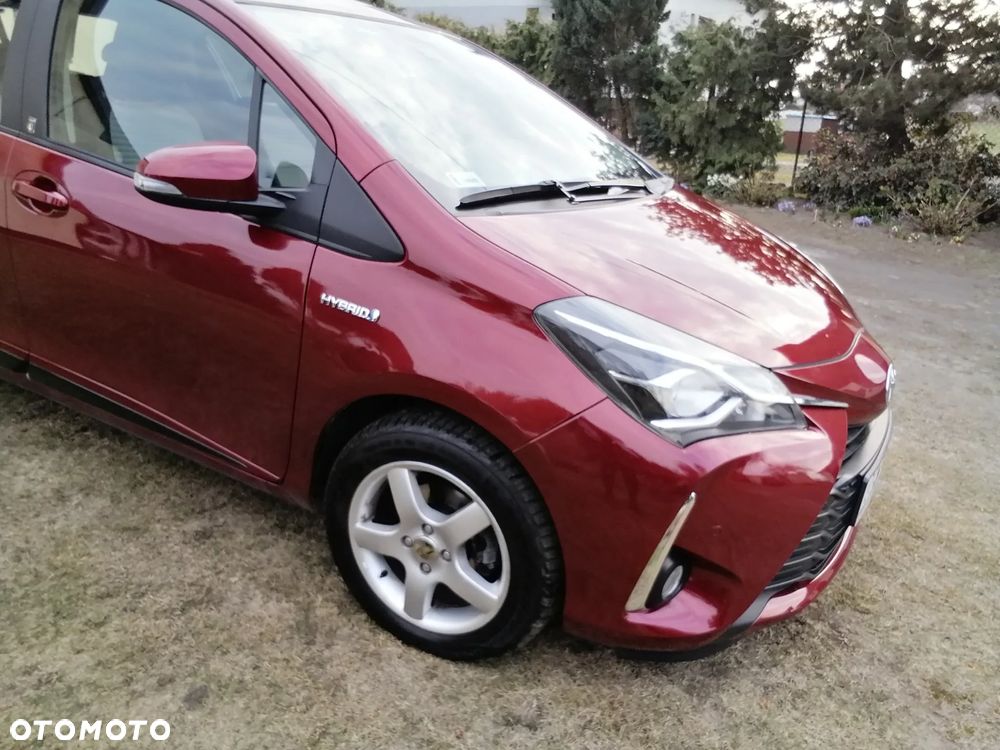 Toyota Yaris Hybrid 100 Premium - 12