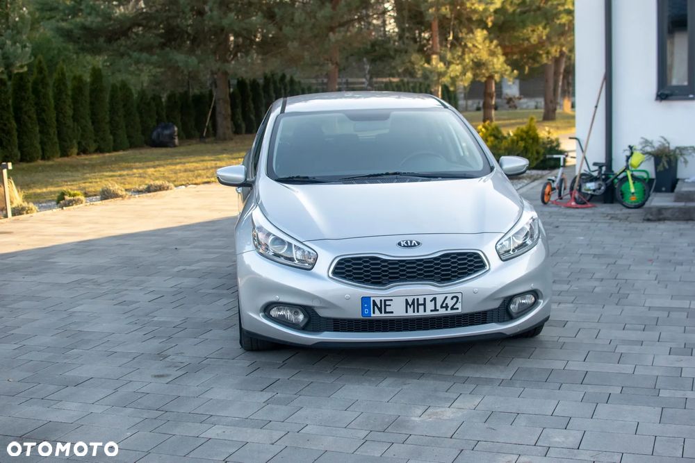 Kia Ceed - 13