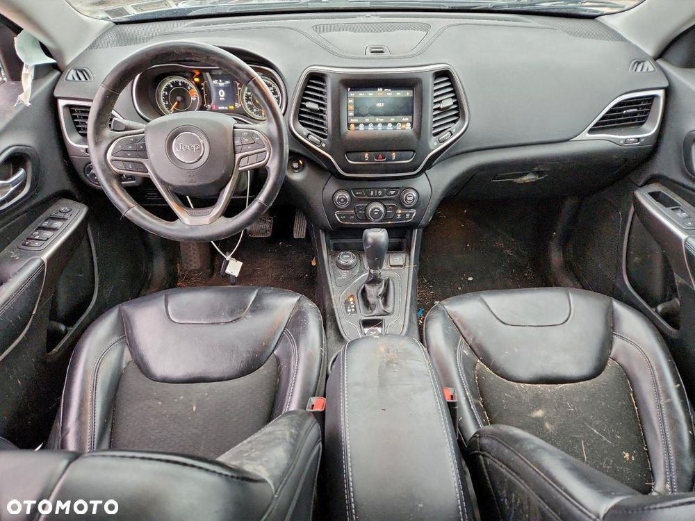 Jeep Cherokee - 3