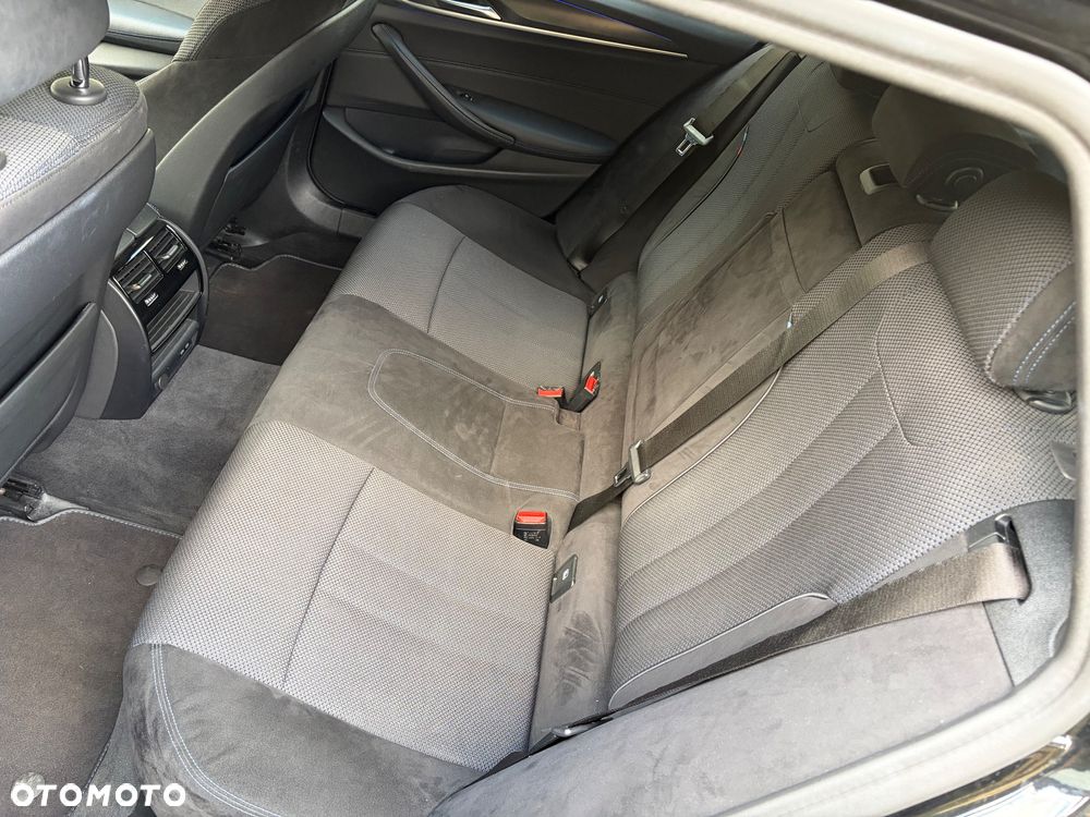 BMW Seria 5 520d M Sport - 17