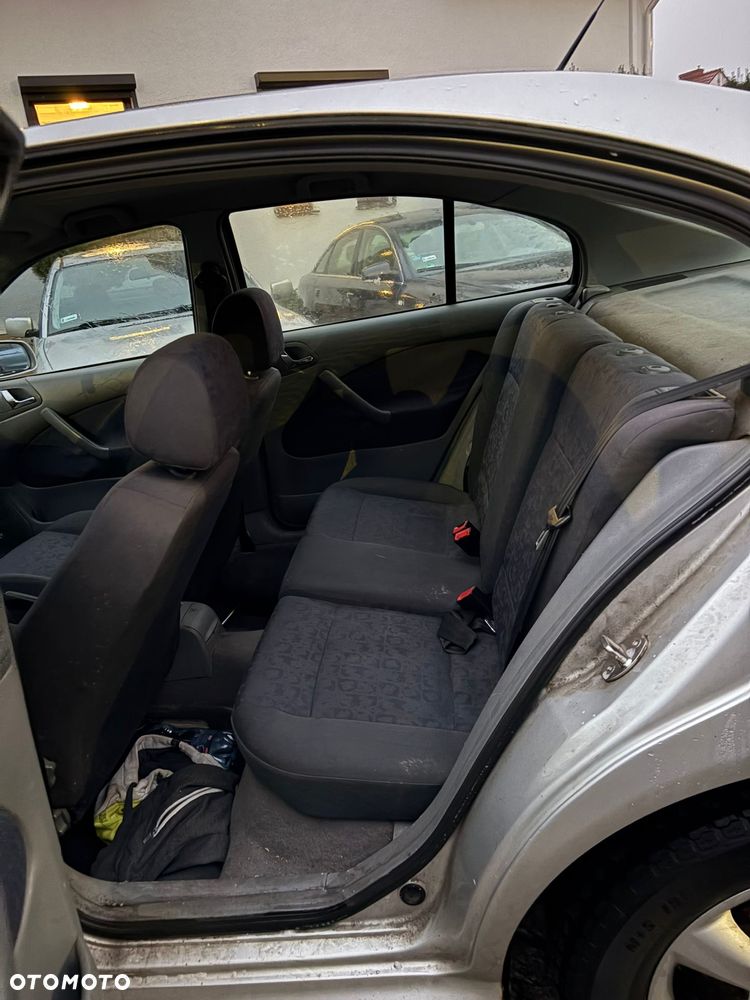 Skoda Octavia 1.6 GLX - 13