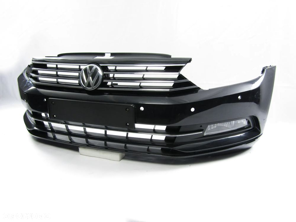 Zderzak przedni VW Passat B8 14 - 19 Pdc-4  Lakier LC9X - 2