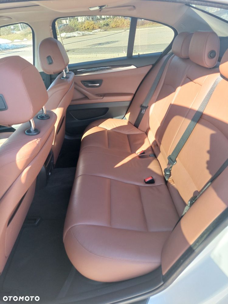 BMW Seria 5 528i xDrive Sport-Aut Modern Line - 11