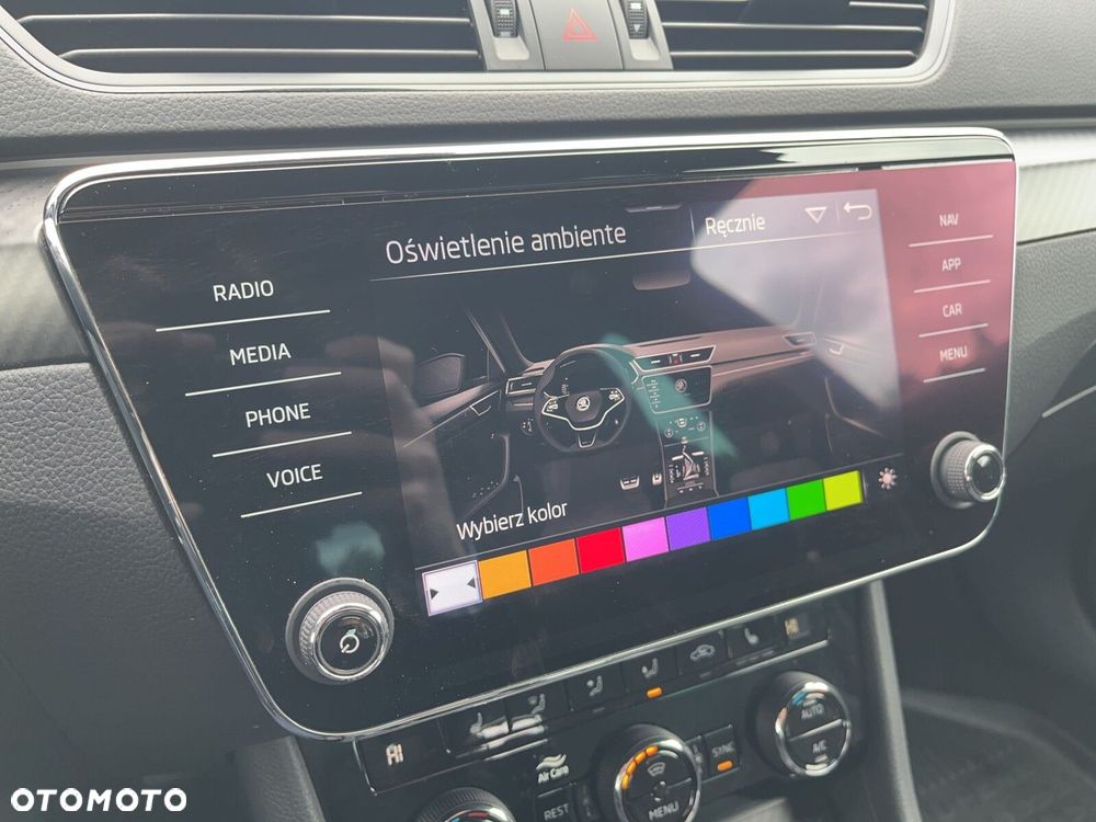 Skoda Superb 2.0 TSI Sportline DSG - 28