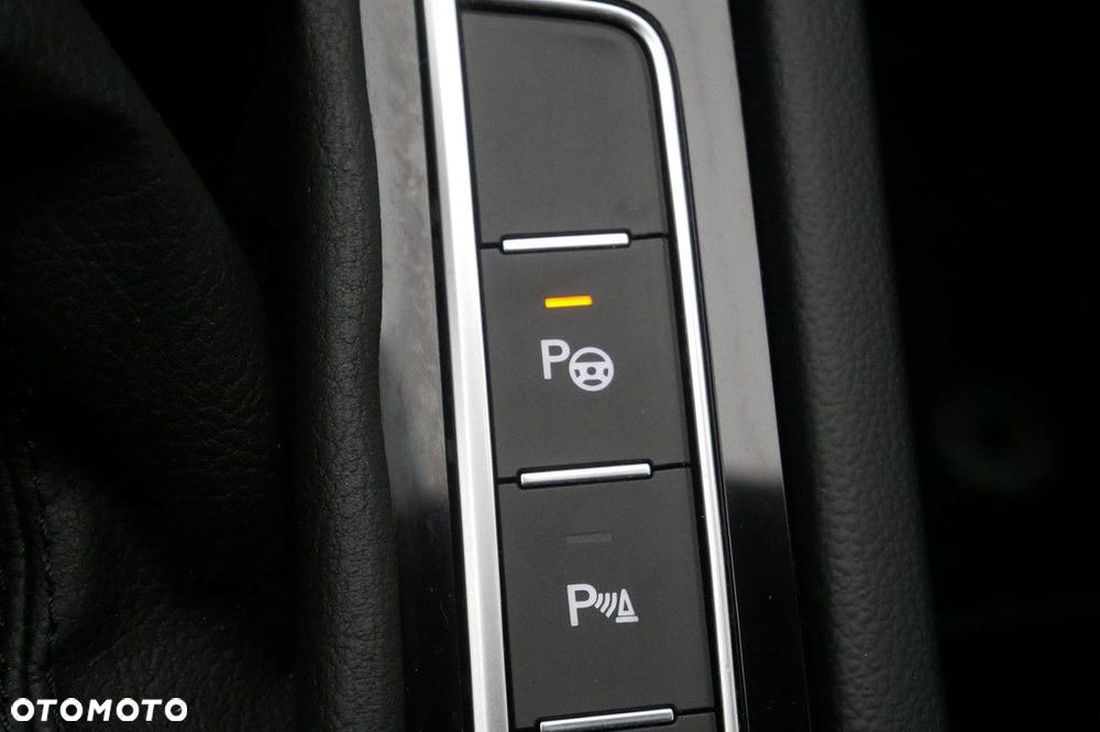 Volkswagen Passat - 23