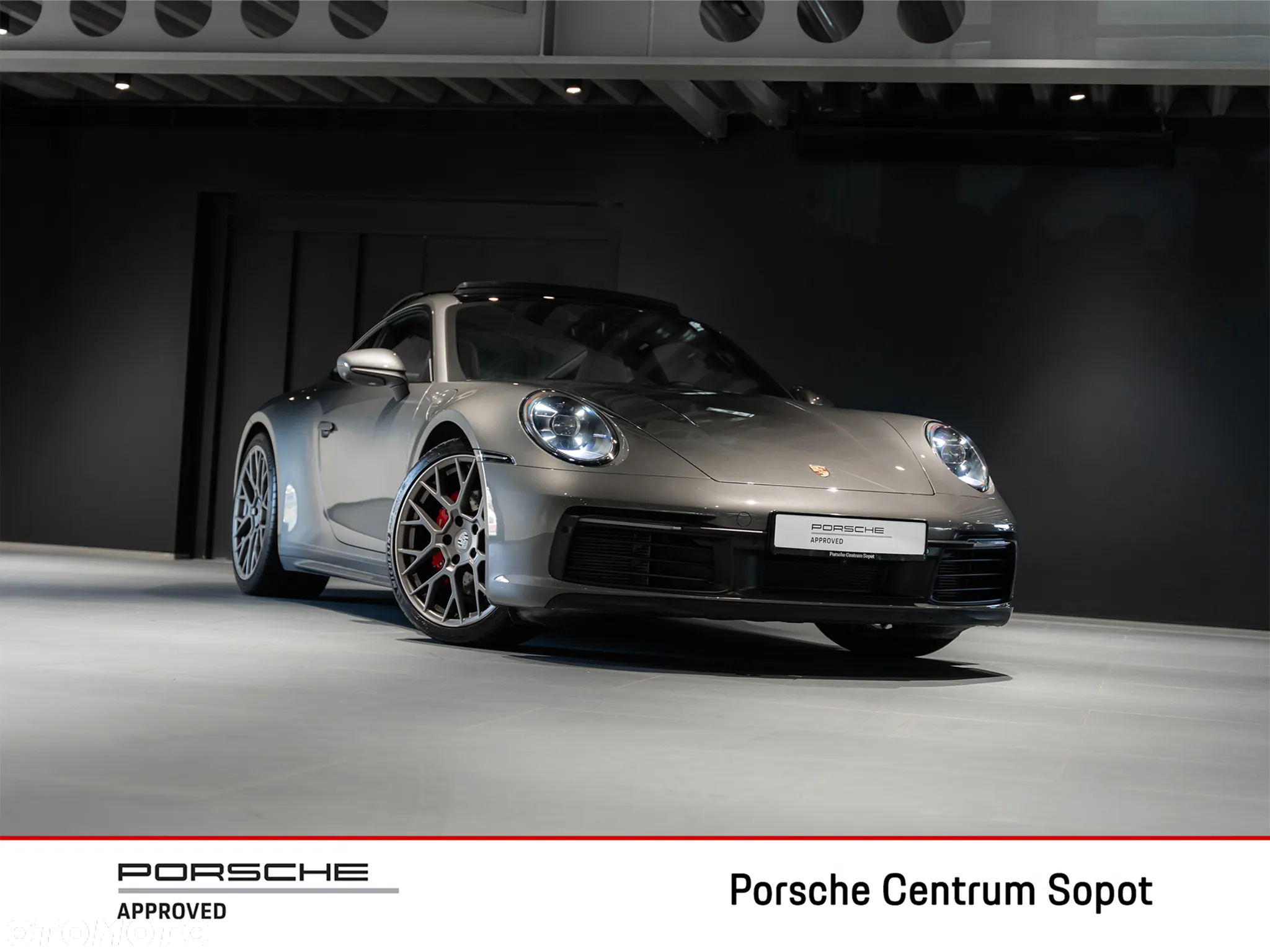 Porsche 911 Carrera 4S - 12