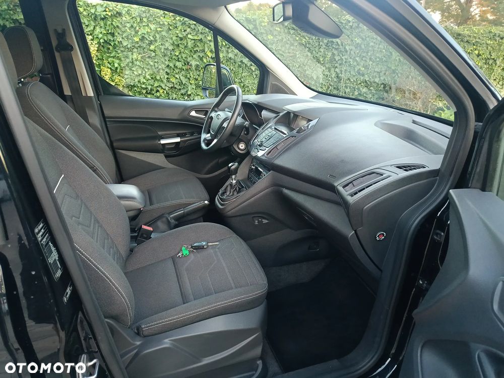Ford Tourneo Connect Grand - 27