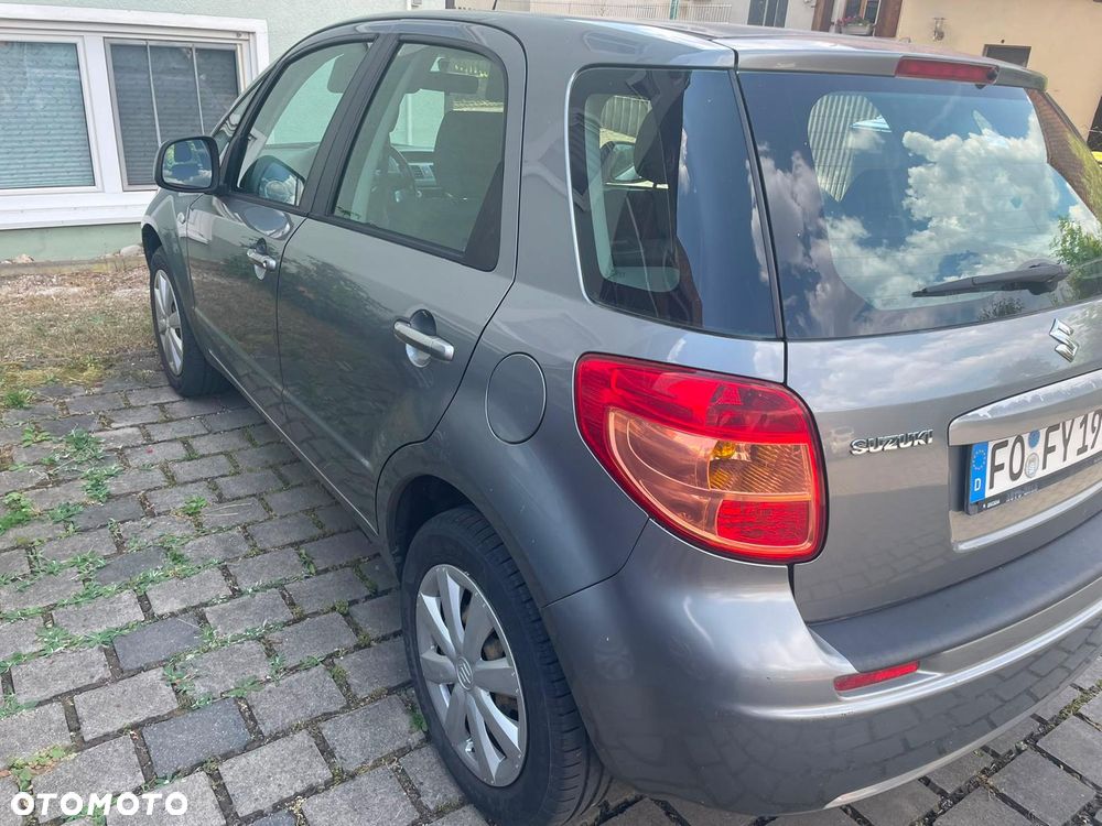 Suzuki SX4 1.5 Streetline 4x2 Classic - 2
