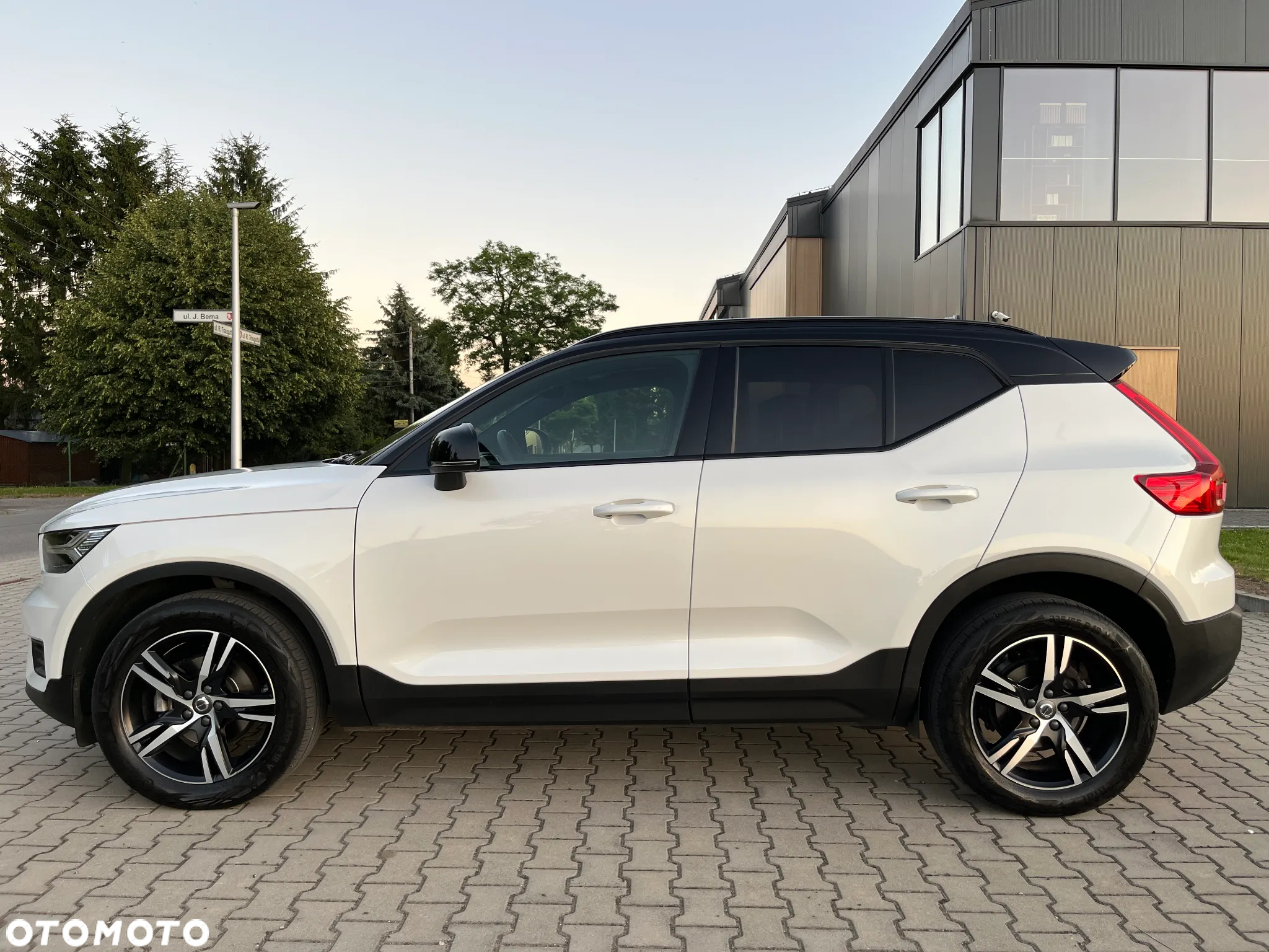 Volvo XC 40 T3 R-Design - 21