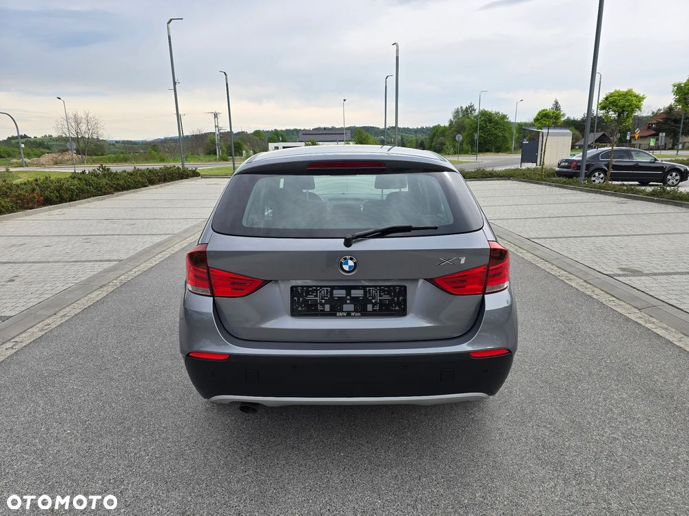 BMW X1 sDrive18d xLine - 27