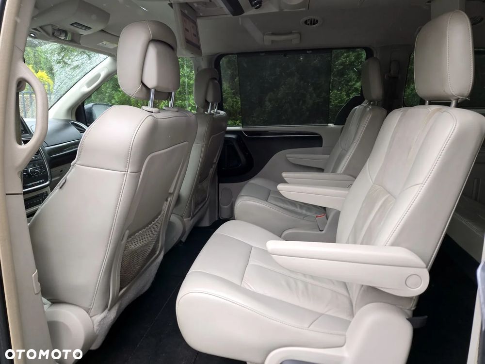 Chrysler Town & Country 3.6 Touring - 9