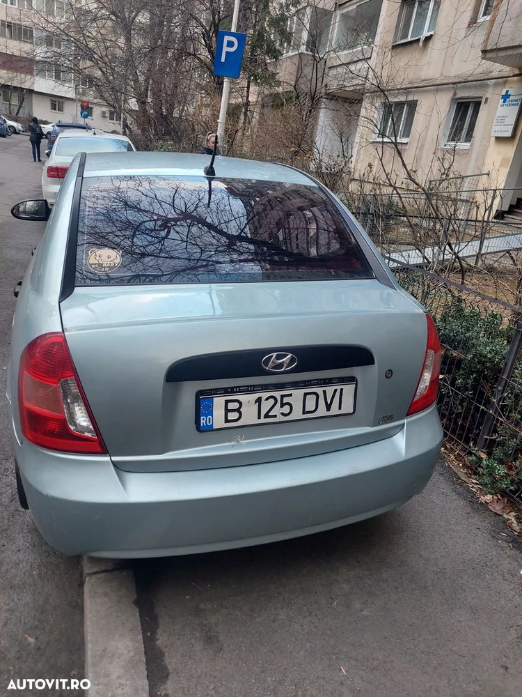 Hyundai Accent MC 1.5 CRDI 4DR GL COMFORT - 4