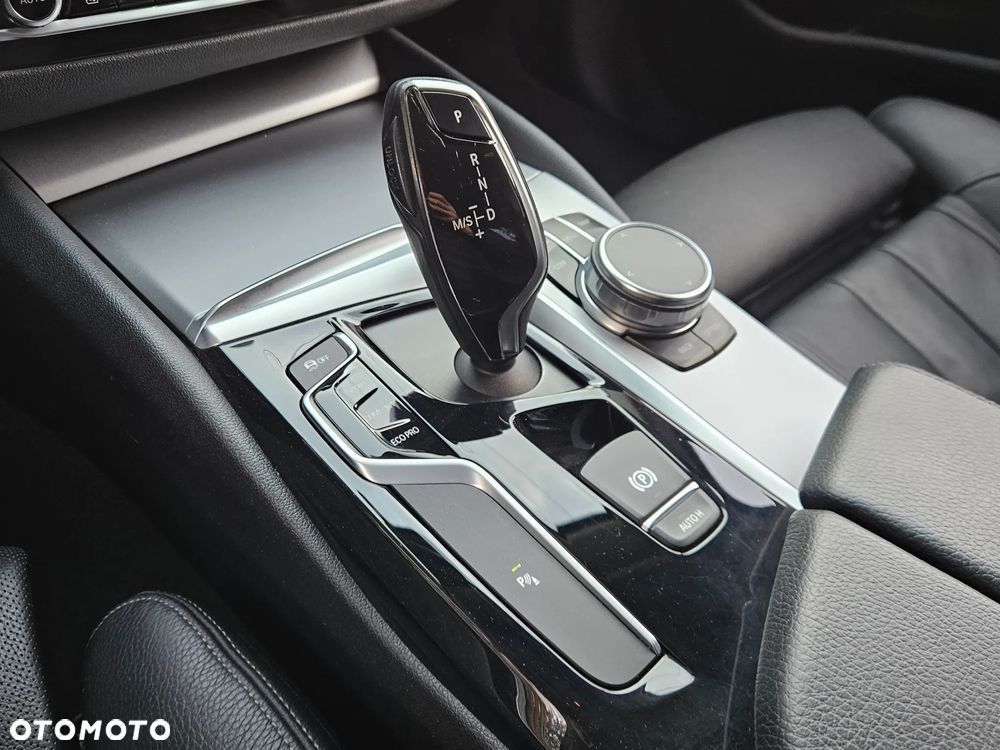 BMW Seria 5 520d xDrive - 21