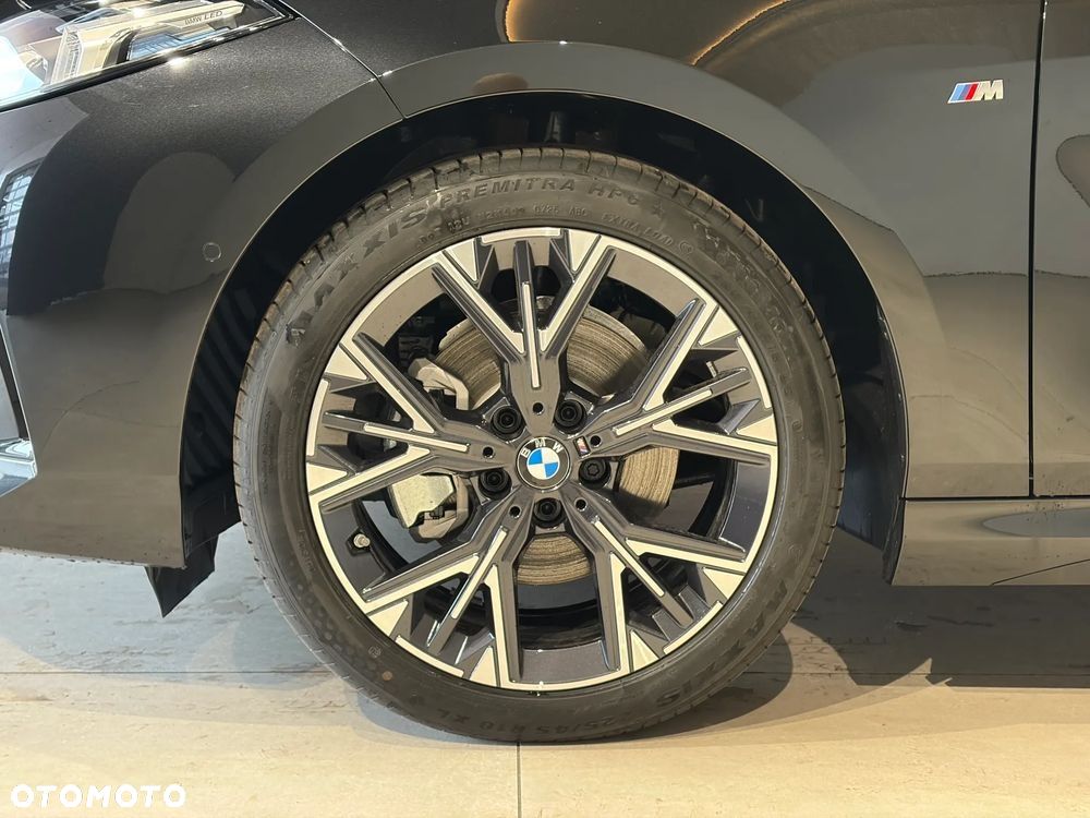 BMW Seria 1 120 mHEV - 12