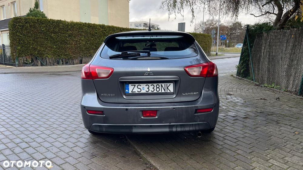 Mitsubishi Lancer 1.6 Invite - 9