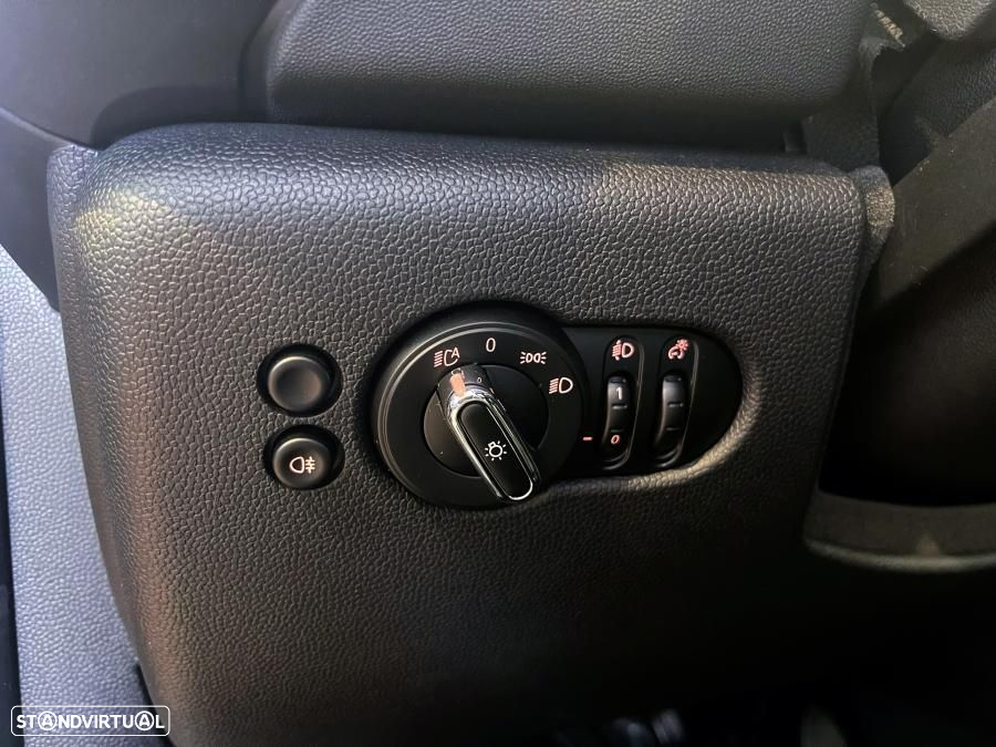 MINI 3 Portas Cooper SE Premium Essential - 21