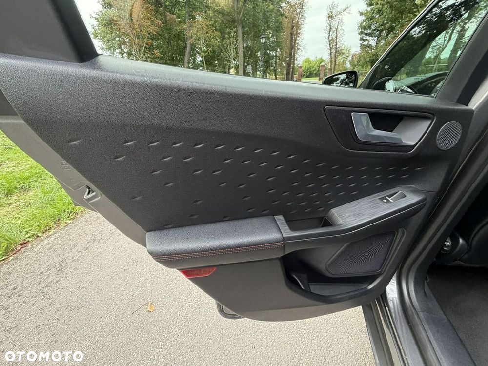 Ford Kuga - 26