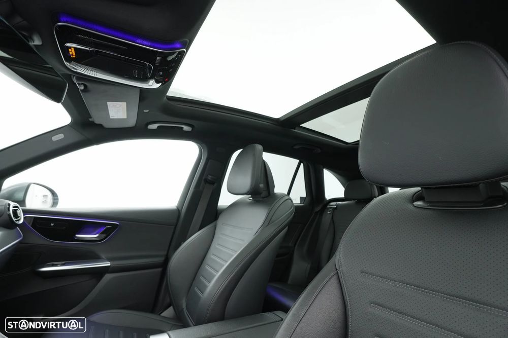 Mercedes-Benz GLC 300 e 4Matic 9G-TRONIC AMG Line Advanced - 32