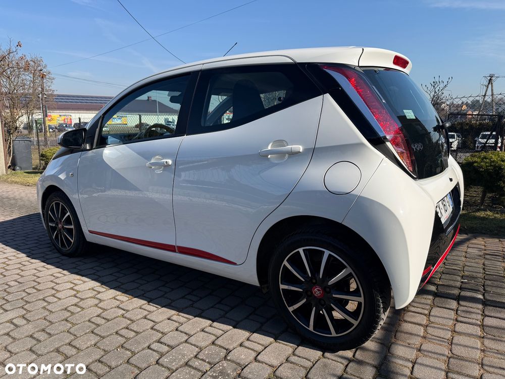 Toyota Aygo x-clusiv - 11