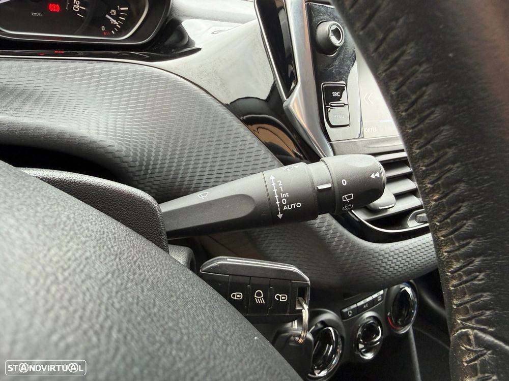 Peugeot 208 1.2 PureTech Style - 18