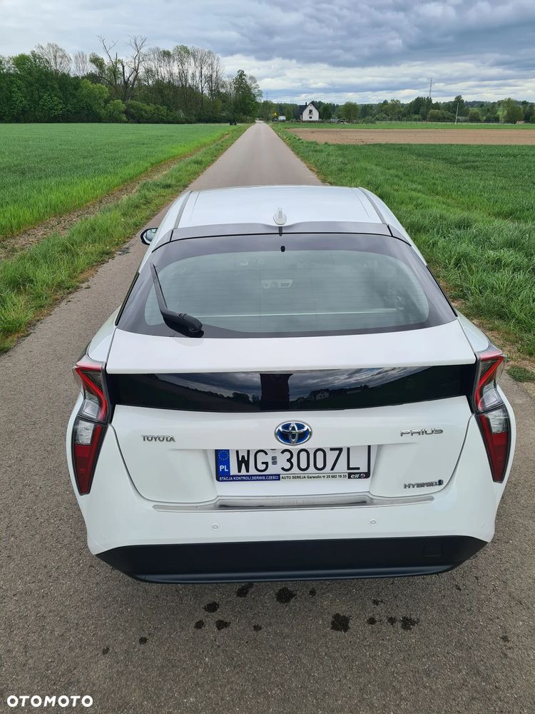Toyota Prius Hybrid Executive - 9