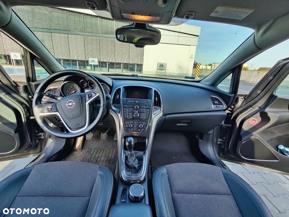 Opel Astra 1.4 T Cosmo - 13