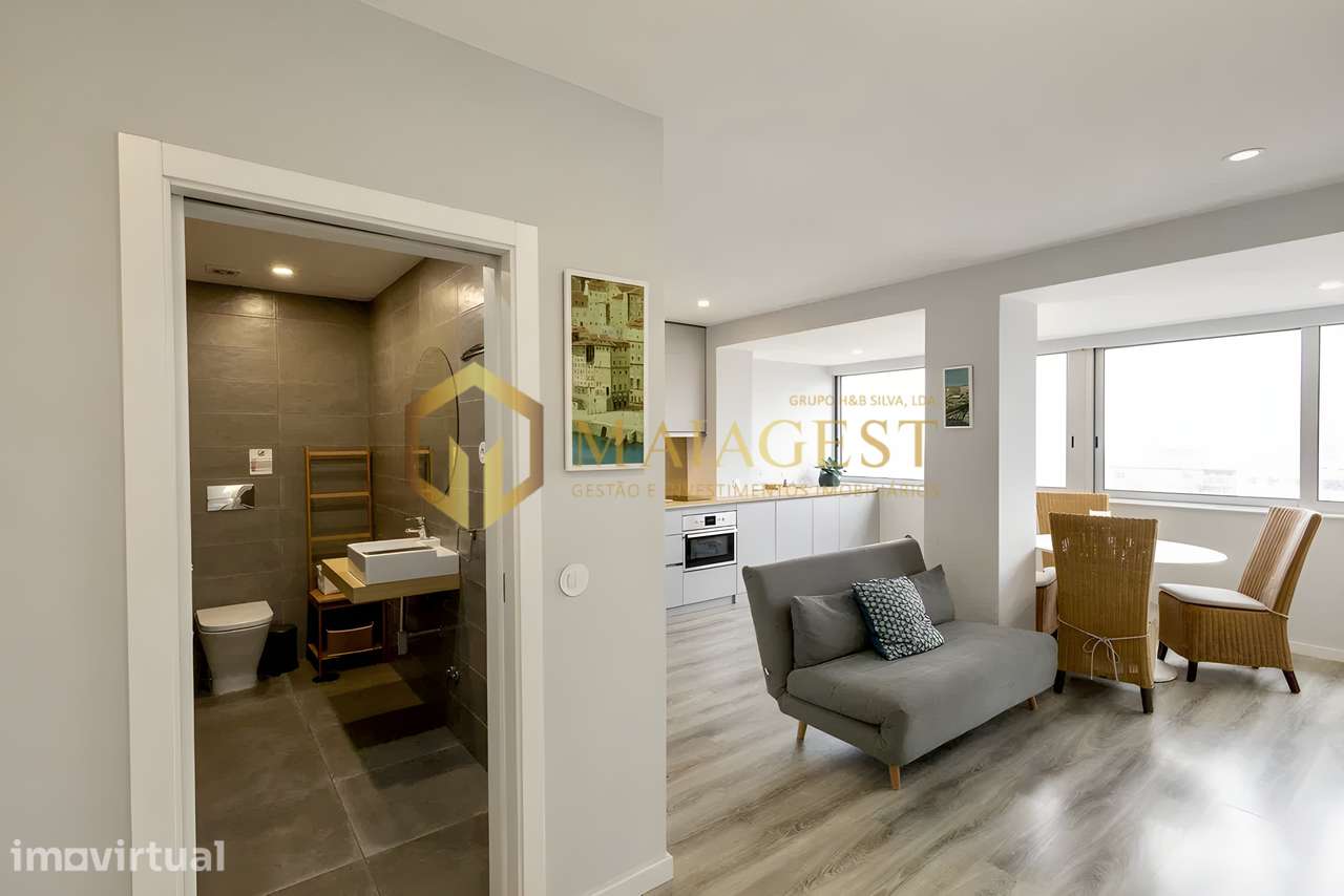 Apartamento T3 convertido em T1 + T2 com elevada rentabilidade - Grande imagem: 2/12