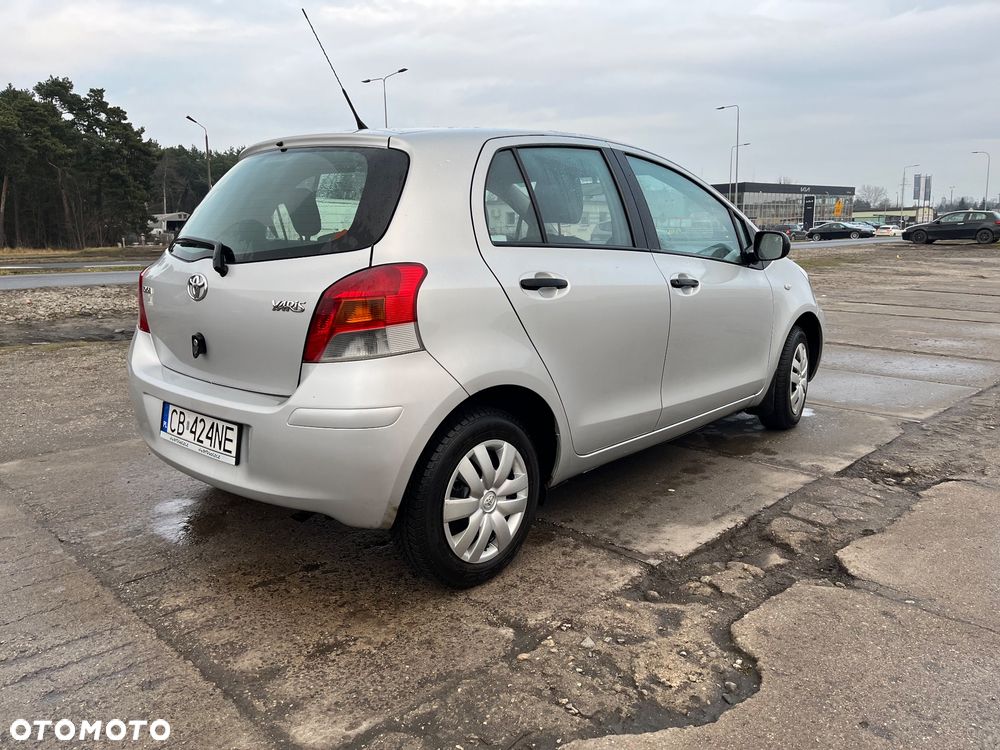 Toyota Yaris 1.0 Terra A/C - 5
