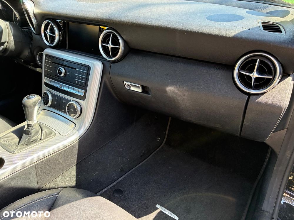 Mercedes-Benz SLC 180 - 8