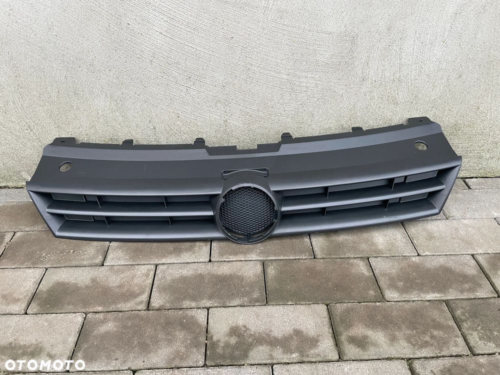 ATRAPA, GRIL VW POLO 6R0  2009-2014 - NOWA - 1