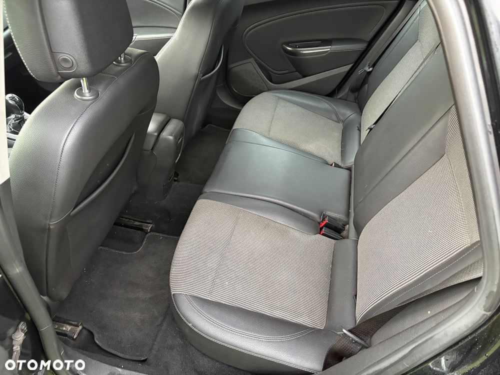 Opel Astra 1.7 CDTI Caravan DPF Cosmo - 12