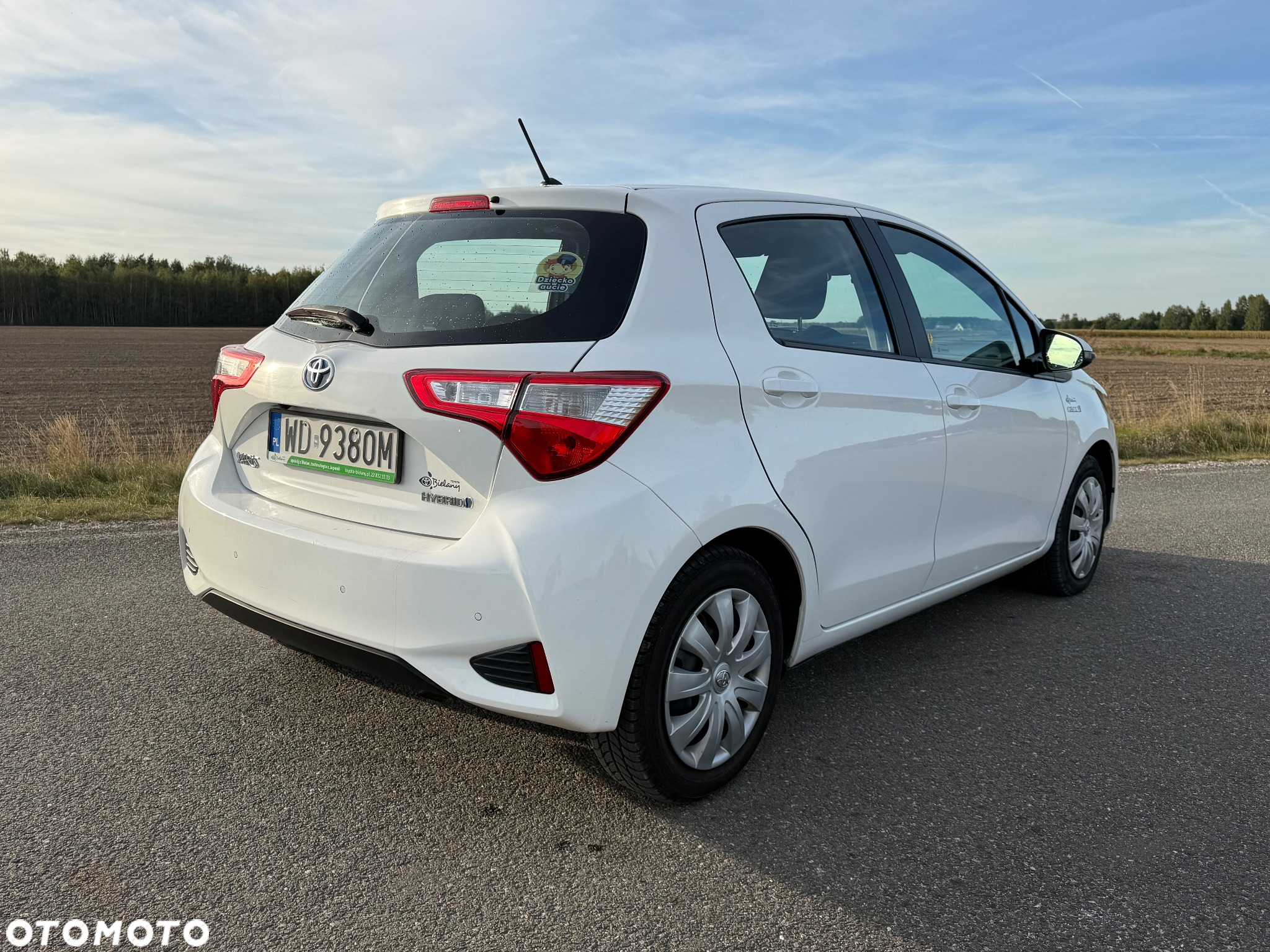 Toyota Yaris Hybrid 100 Premium - 5