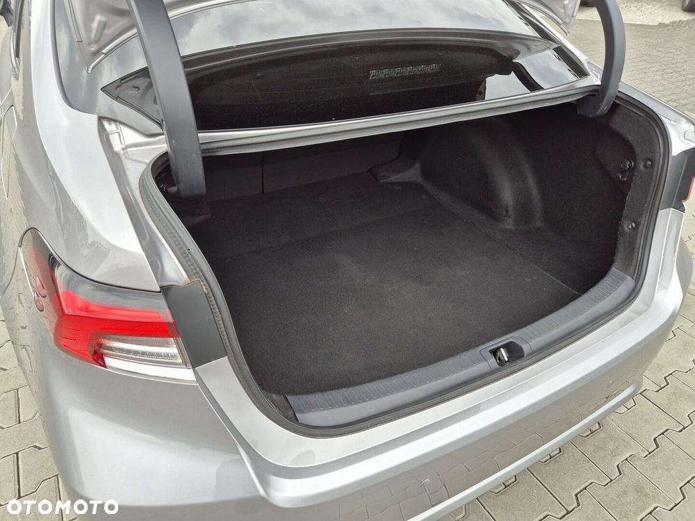 Toyota Corolla 1.8 Hybrid Executive - 32