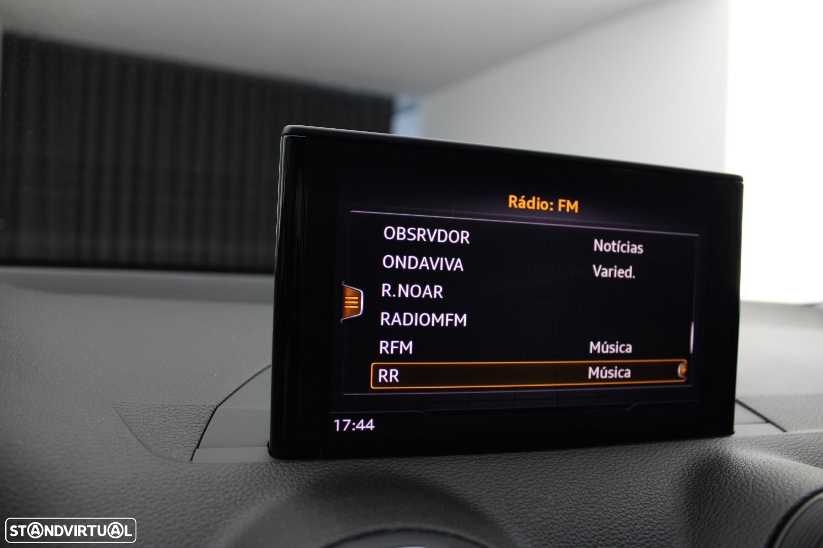 Audi Q2 30 TDI Design - 18