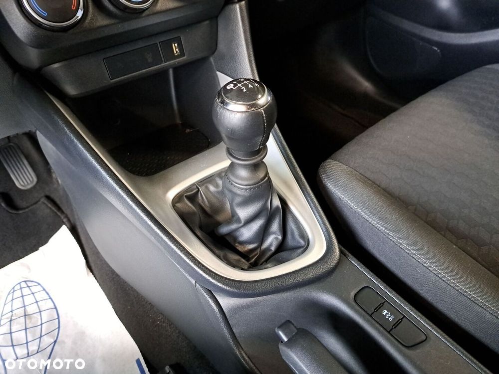 Toyota Yaris 1.5 Comfort - 25