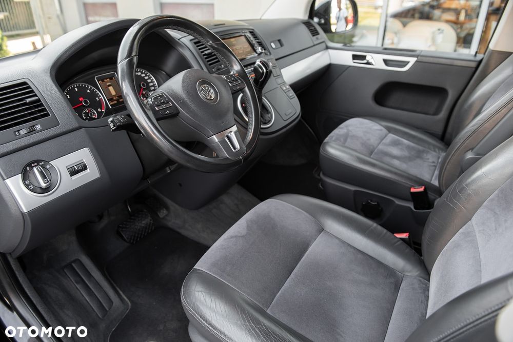 Volkswagen Multivan - 12