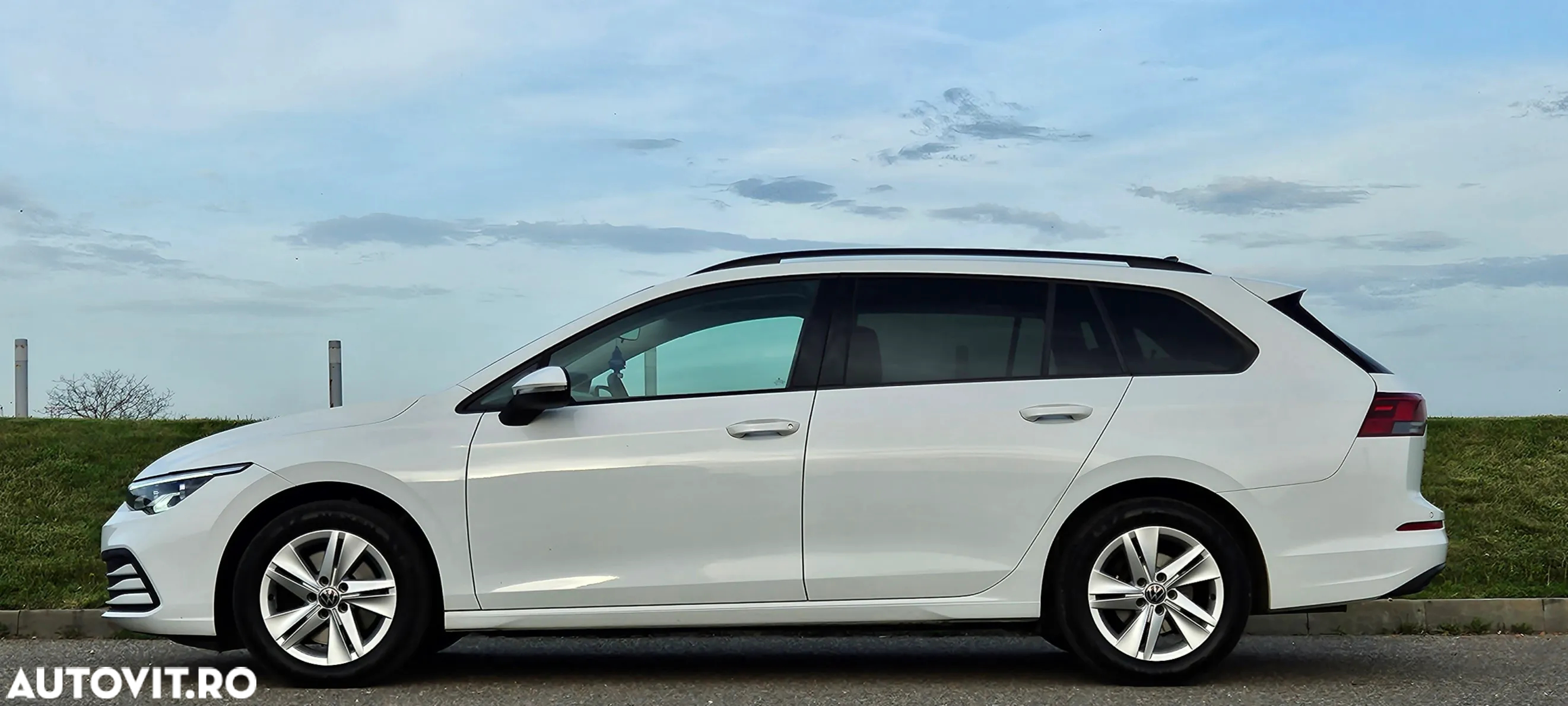 Volkswagen Golf - 8