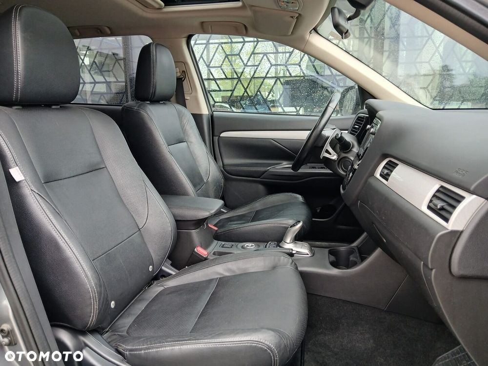 Mitsubishi Outlander - 27