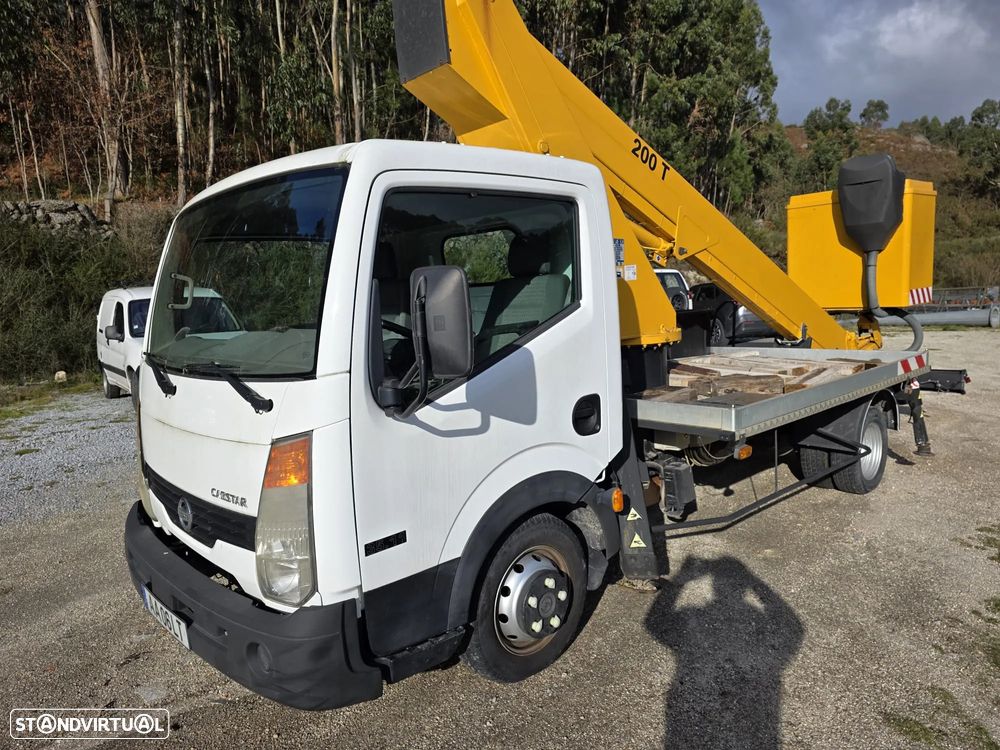 Nissan CABSTAR COM BARQUINHA - 1