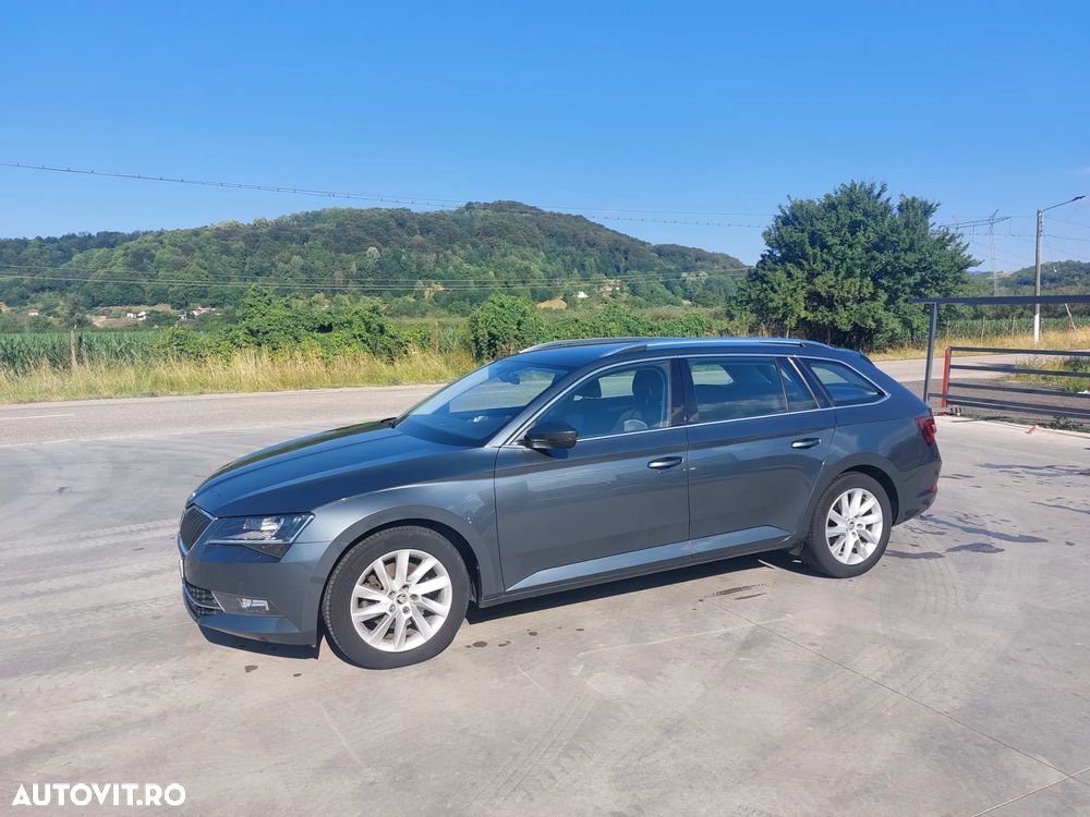 Skoda Superb 2.0 TDI DSG Ambition - 2