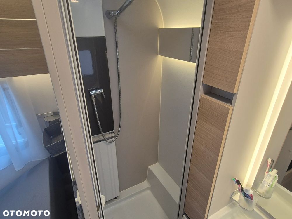 Adria Adora klima alde mover prysznic osobny - 7